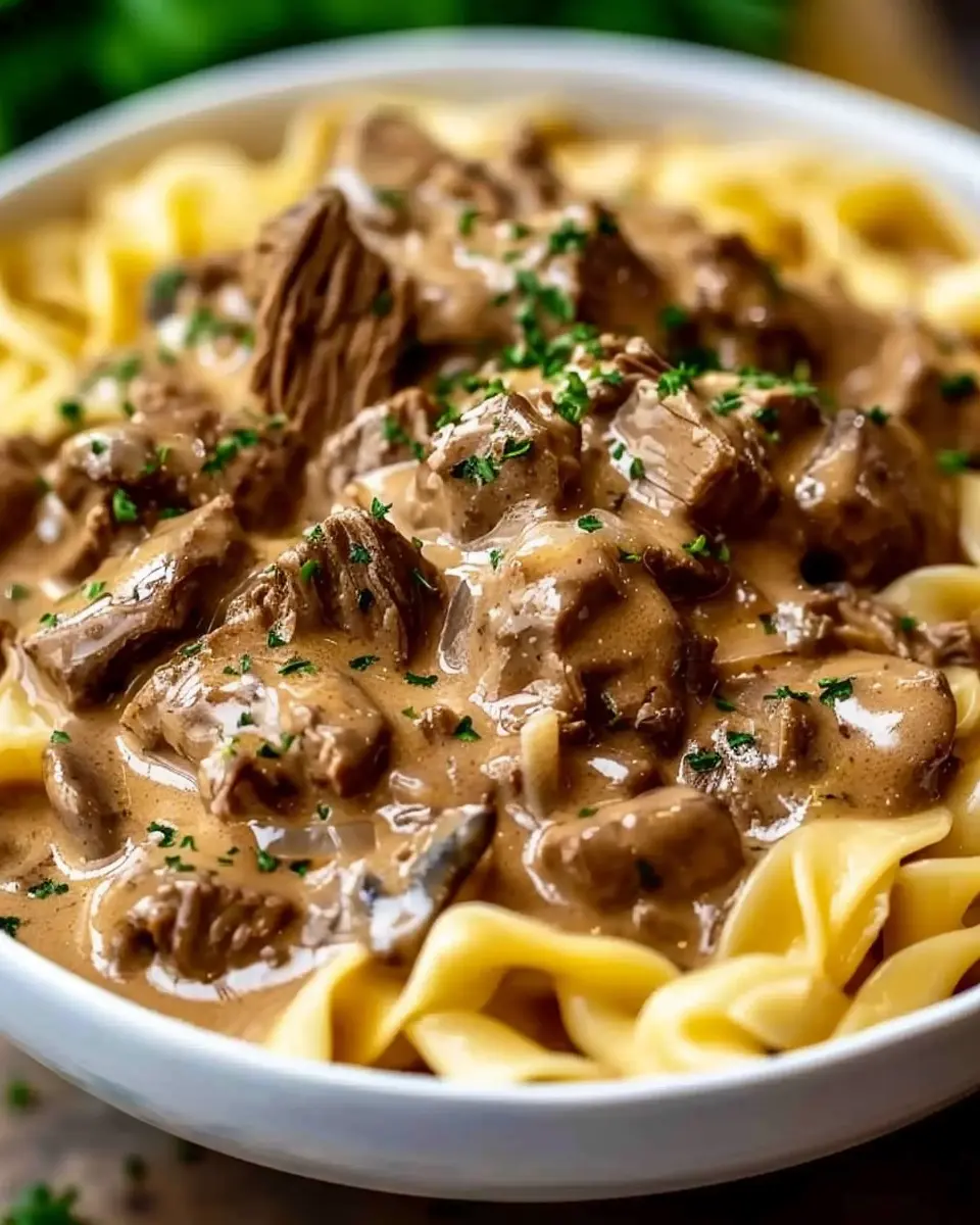 Crockpot Beef Stroganoff: Easy Comfort Food with Turkey Bacon
